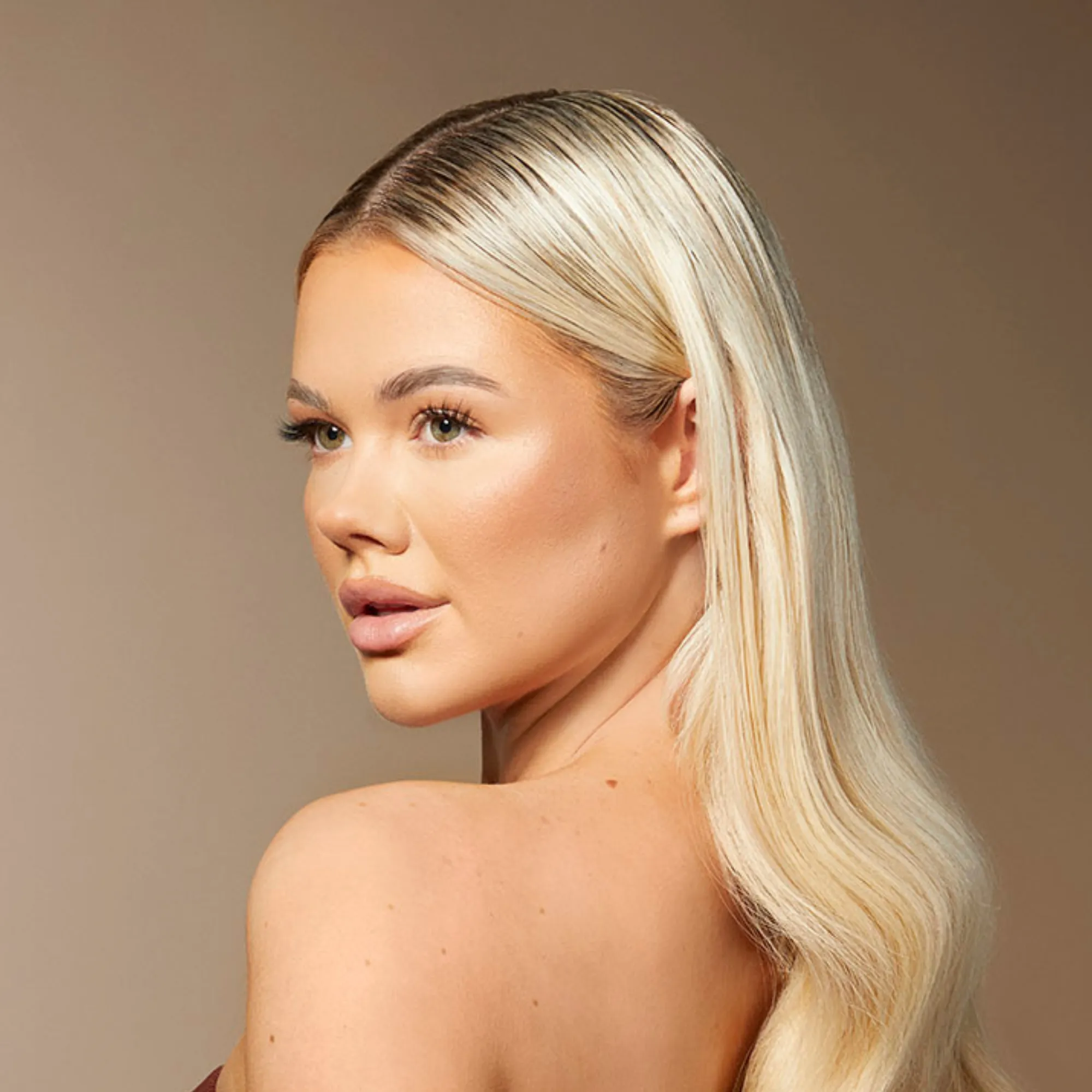 Lockdown Luxe Pressed Powder - Image 8