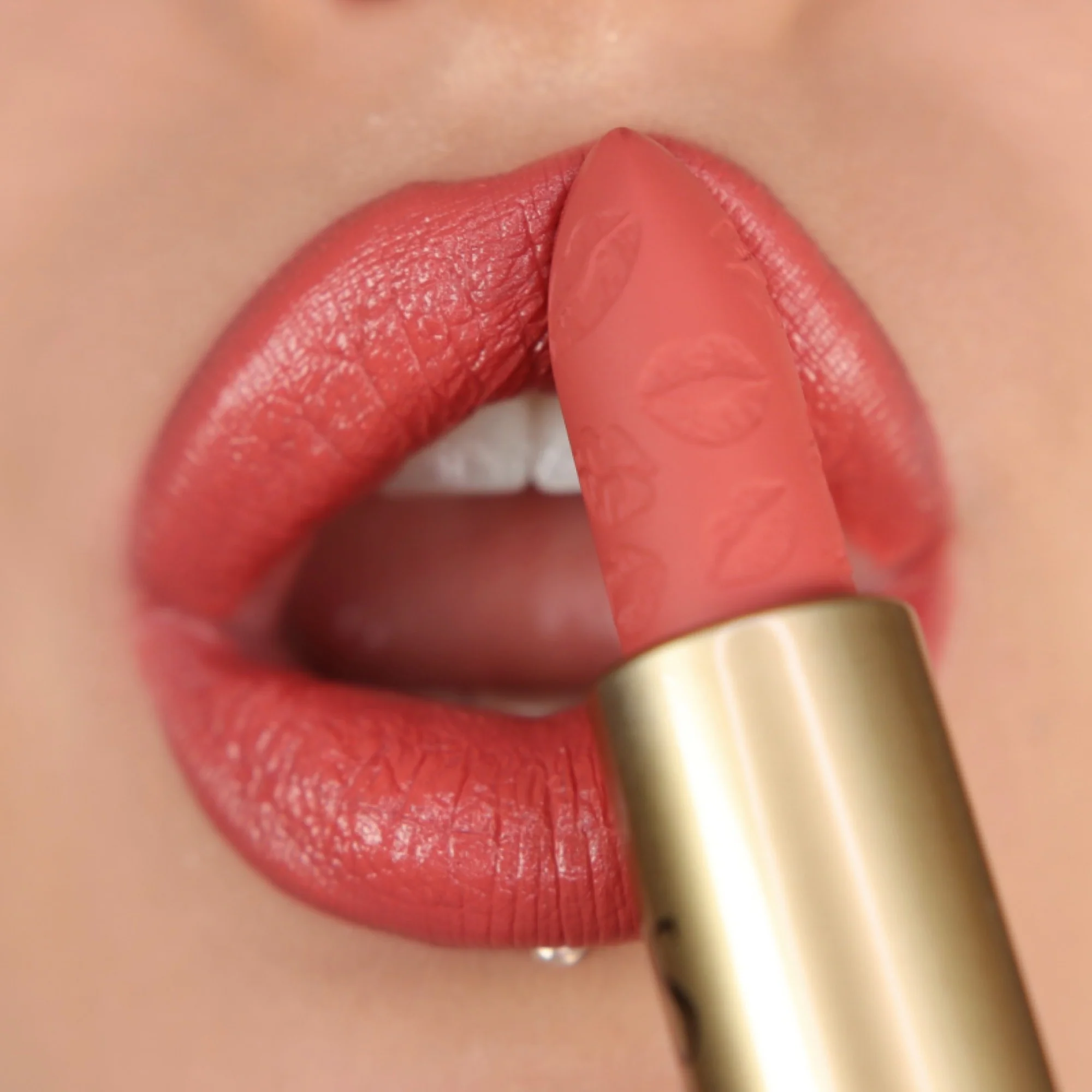 Mrs Glam - Mrs Kisses Lipstick - Image 27