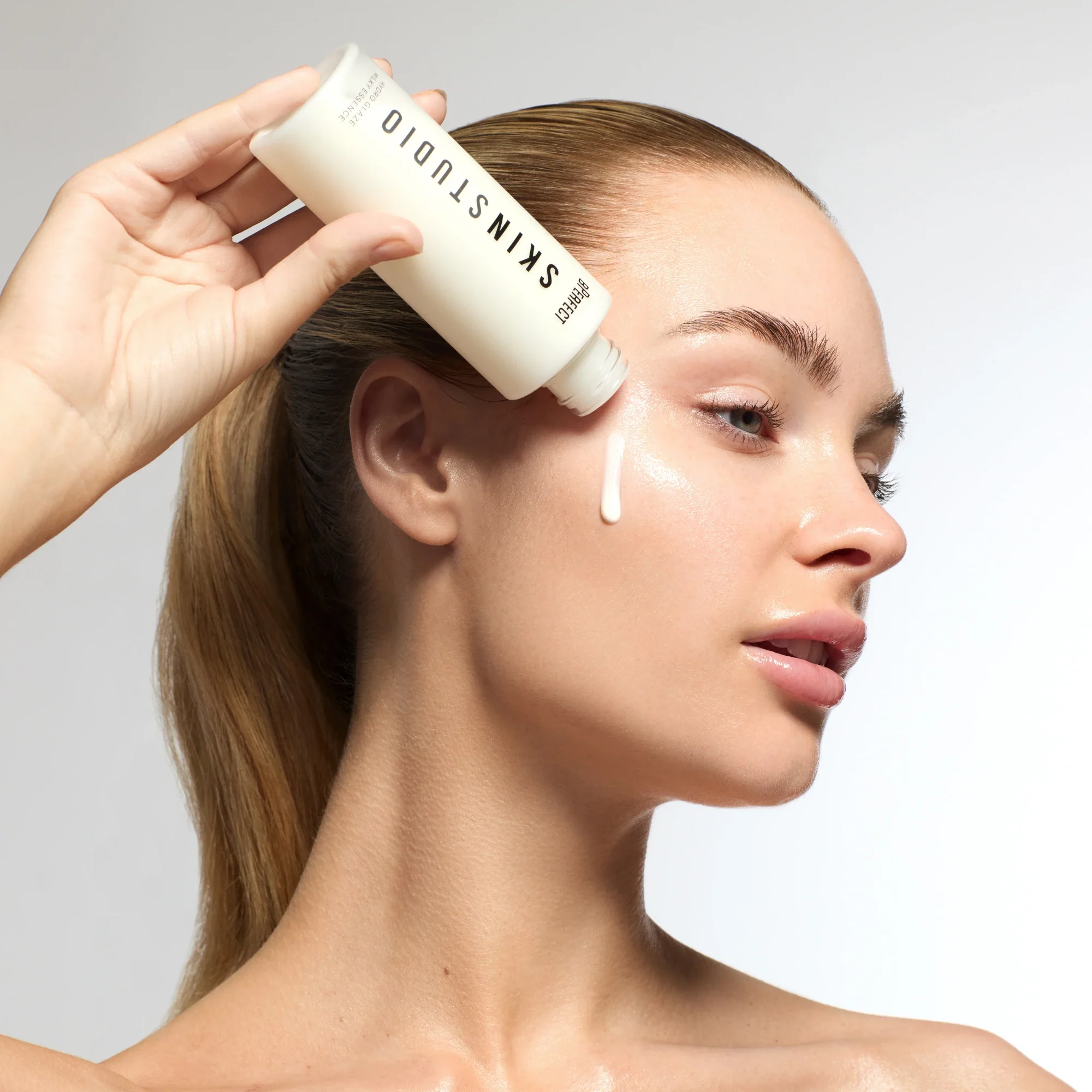 Skin Studio - Hydro Glaze Milky Essence - Image 3