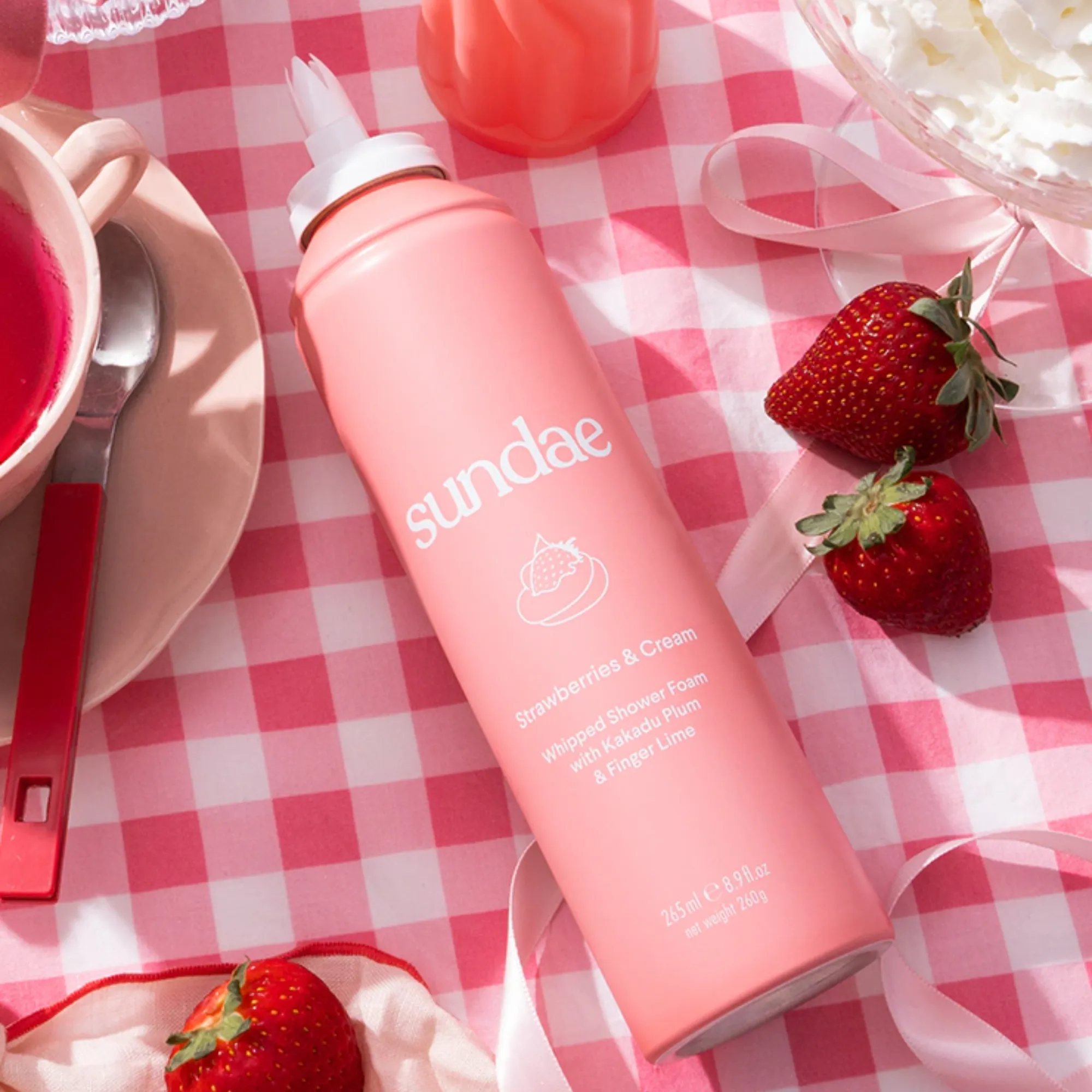 Sundae - Foaming Body Wash - Strawberries & Cream - Image 2