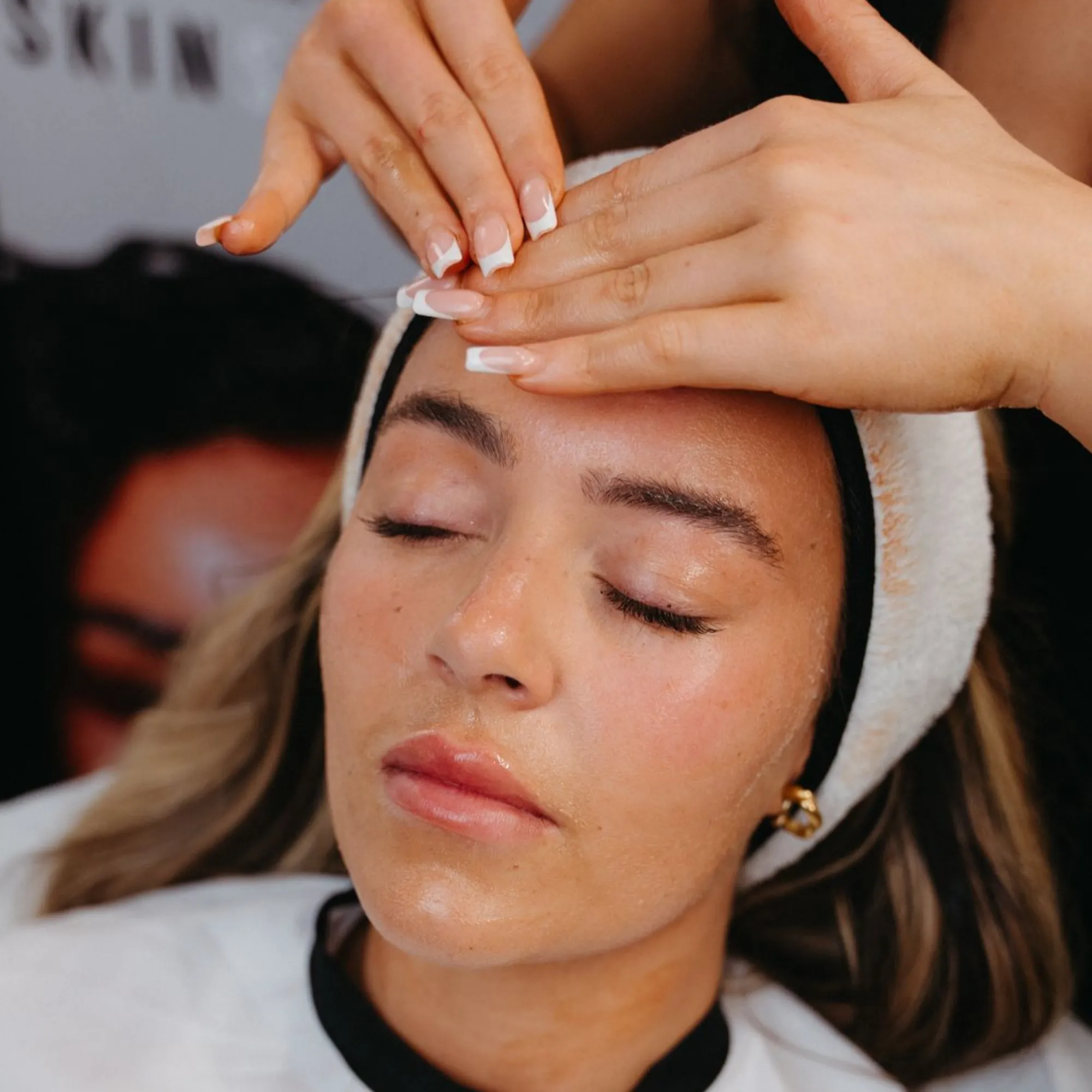 Ultimate Sculpt Facial - Image 2